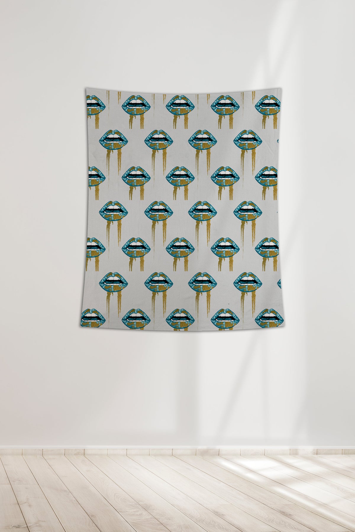 Wall Tapestry - Lips Peacock MWW 